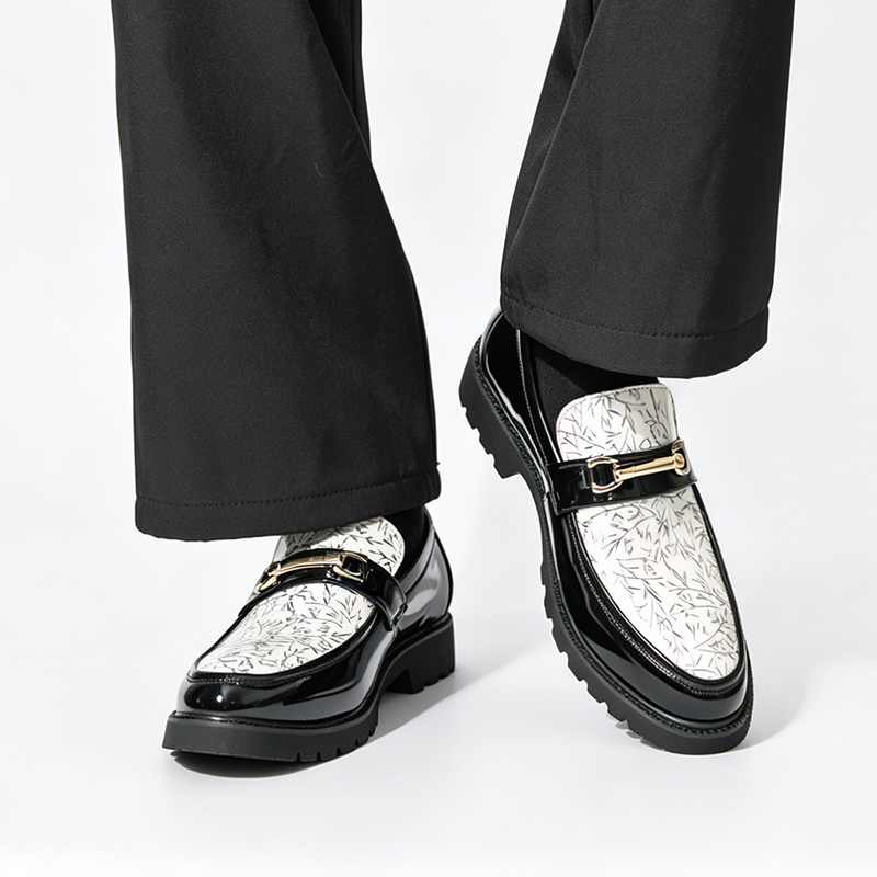 メンズツートーンバンブープリントパテントレザーローファー、メ - Men Formal Wear Shoes のレビューと価格