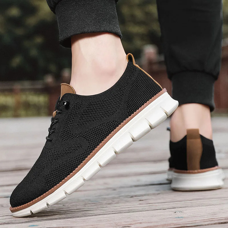 男性カジュアルシューズクラシック通気性ブローグフラットクッシ - Men Formal Wear Shoes のレビューと価格