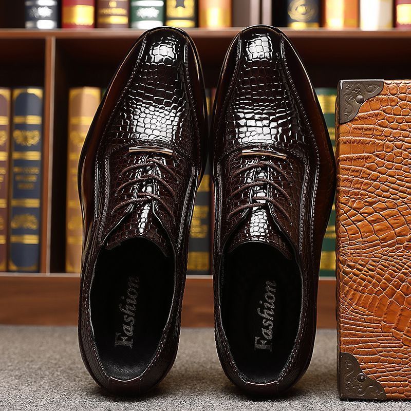 メンズ光沢パテントレザー英国風ポインテッドトゥドレスシューズ - Men'S Formal Style のレビューと価格