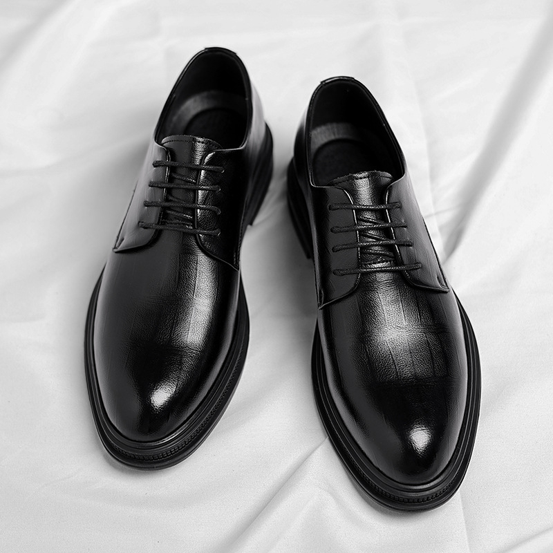 メンズブラックテクスチャードレザーポインテッドトゥレースアッ - Men Formal Wear All Black のレビューと価格