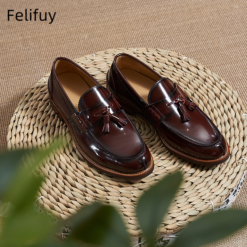 新しいブラウンメンズフラットローファー牛革スエードタッセルカ - Men Formal Wear Shoes のレビューと価格